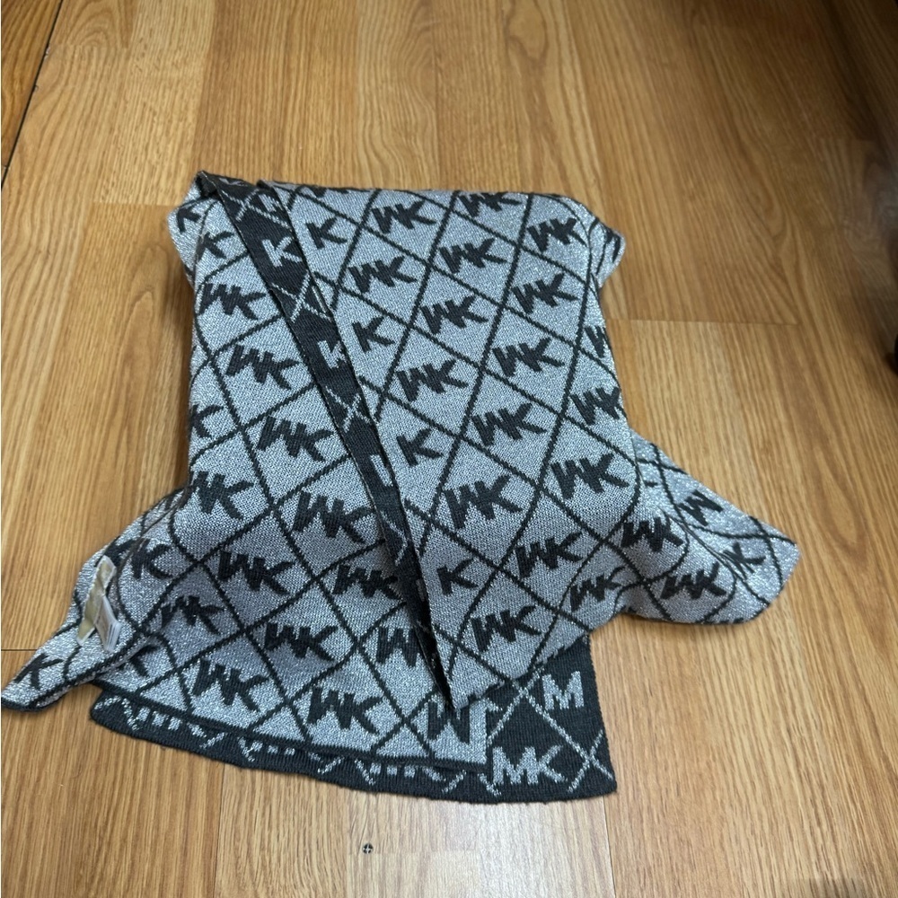 Michael Kors .  Black and Gray Logo Scarf